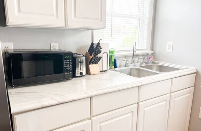 Stylish 2-Bedroom duplex in prime location!