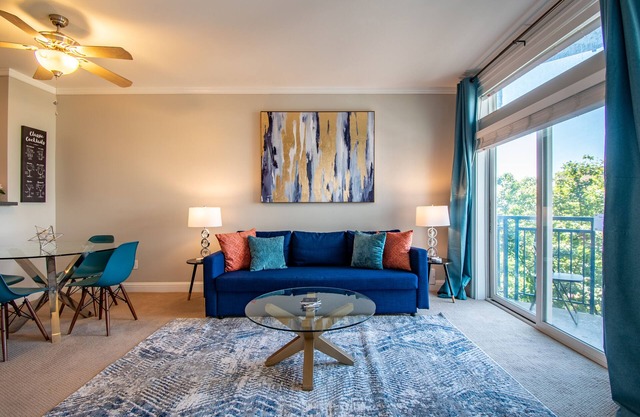 Stylish 2 Bedroom Home in the Heart of Seattle!