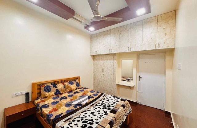 Stylish 2bhk apartment for 4 guests with WiFi, power backup andAC in Puducherry