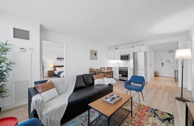 Stylish 2BR 2BA CozySuites on the Boardwalk