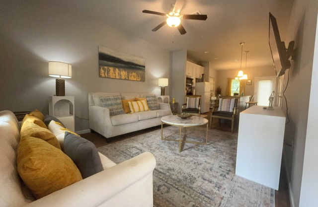 Stylish 2BR Apartment – Walk to VSU, Short Drive to SGMC