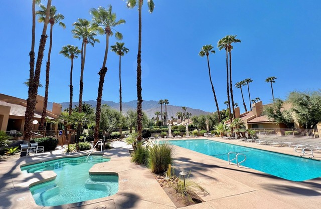 Stylish 2BR+Office, Big Pool, Pickleball and more