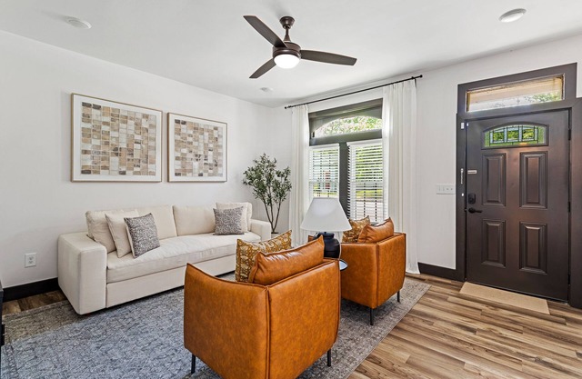Stylish 2BR Retreat Minutes from NuLu & Downtown!