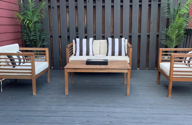 Stylish 3-bedroom townhome in Newark/15 min to NYC