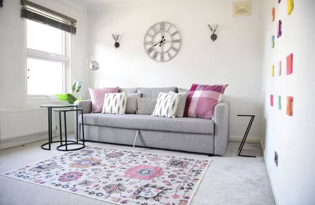 Stylish 3Bed | Garden | Parking | near Stations | London | Harry Potter studios