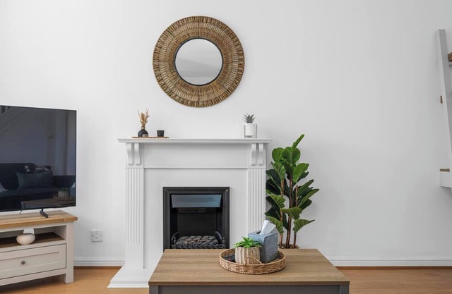 Stylish 3BR House Free Parking