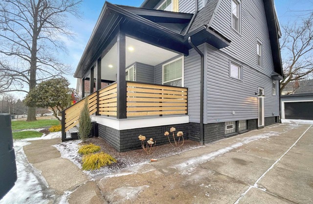 Stylish 3BR in Cleveland Hts | Close to Clinic, UH