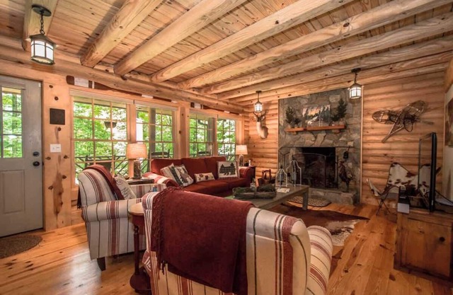 Stylish 3BR Log Cabin w/Fire Pit | Near Trails