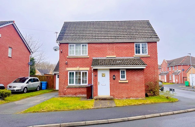 Stylish 4-Bed Retreat – 15 Mins to AO Arena & Manchester City Centre!"