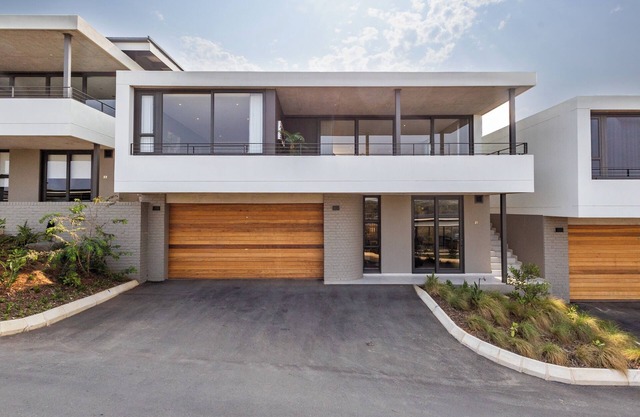 Stylish 4-Bedroom Home | Balcony, Gas BBQ and Garden