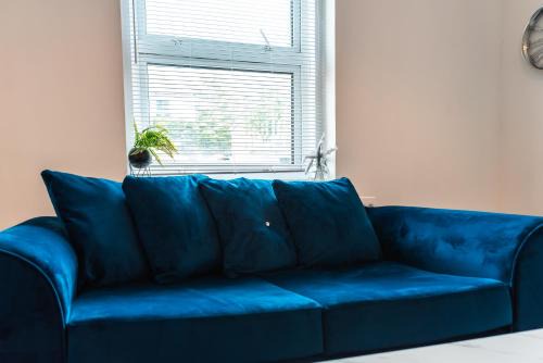 Stylish 4 Bedrooms-Sleeps 8-Long Term Disc-Driveway