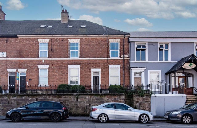 Stylish 5-Bed House Heart of Derby City Centre