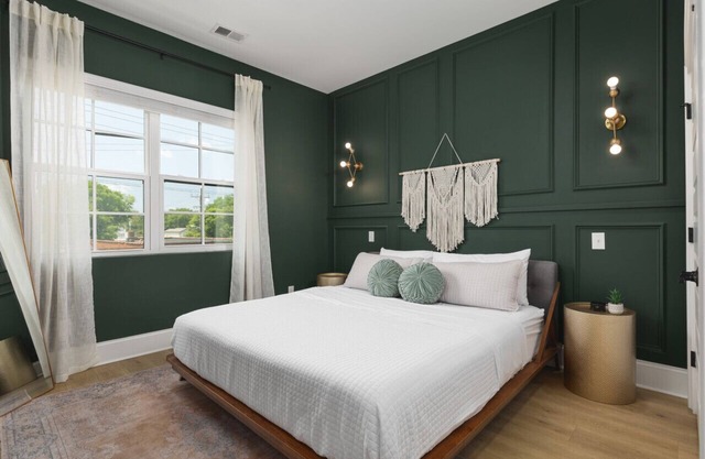 Stylish 5 Beds, 2 Bedroom in Trendy East Nashville
