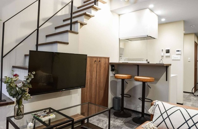 Stylish and homey space! // Alt Stay Azabudai 101