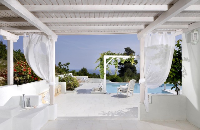 Stylish and Luxurious Anemolia Villa with private pool and stunning sea view!