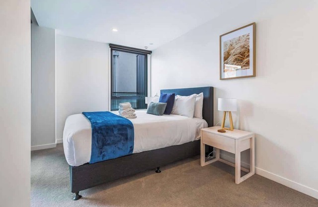Stylish Apt+Balcony+Full Amenities Zodiak Stays