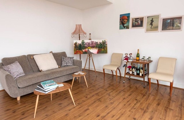Stylish & Artistic Flat in West Didsbury