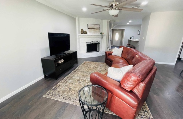 Stylish Base to Explore the Best of Houston!