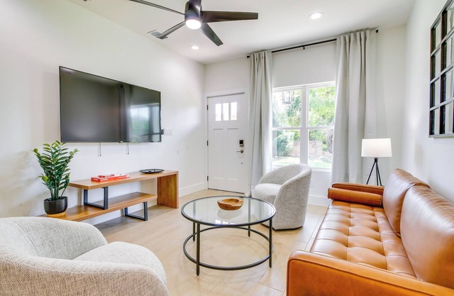 Stylish Brownsville Stay: Coastal Day Trips!