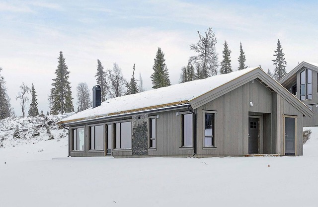 Stylish Cabin Retreat in Varden-By Traum