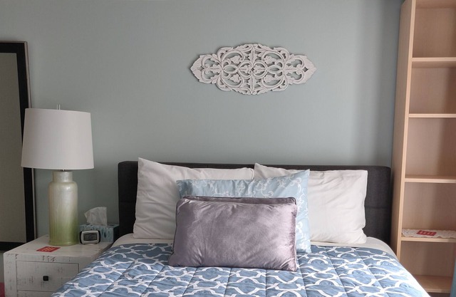 Stylish & Clean Apartment In a Beautiful Quiet Neighborhood