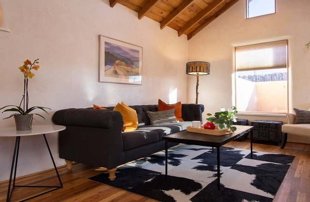 Stylish Condo in Trendy Baca Railyard District-A/C~PET FRIENDLY