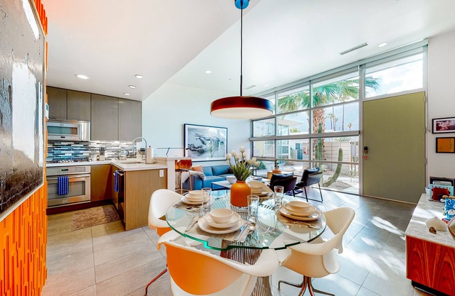 Stylish condo with amazing mountain view, pool, spa, outdoor kitchen, & patio