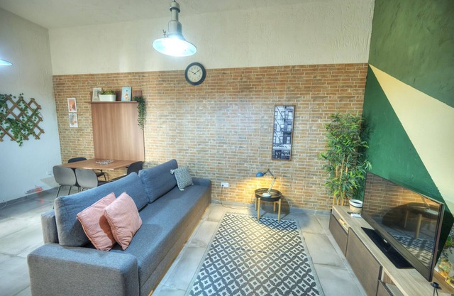 Stylish & cosy apartment near seafront LGAL1-1