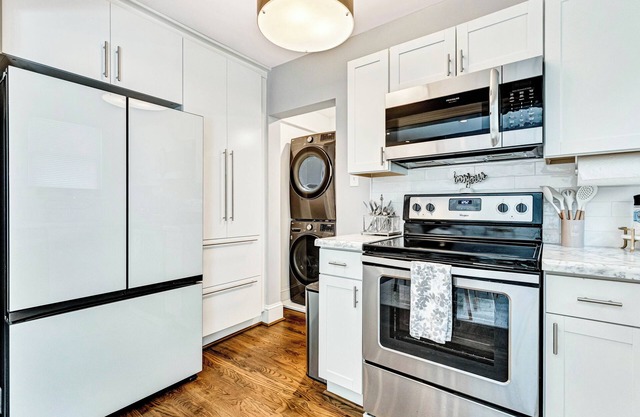 Stylish Cottage near Botanical Gardens + Huge Deck