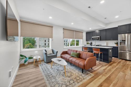 Stylish Downtown Unit with Historic Charm apts