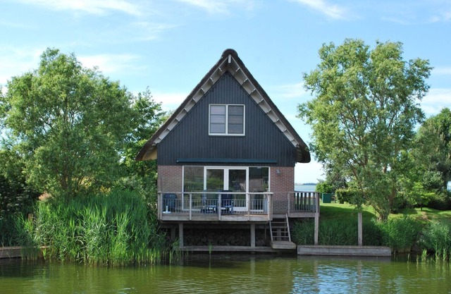 Stylish fisher's villa at the water