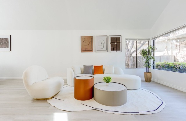 Stylish, Fun & Comfy 4B3B House, Close to Del Mar, Torrey Pines and Safari Park