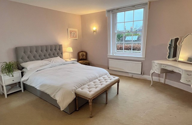 Stylish Georgian Townhouse in Rye Citadel