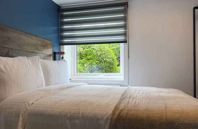 Stylish Ground Studio with Kitchenette - Double