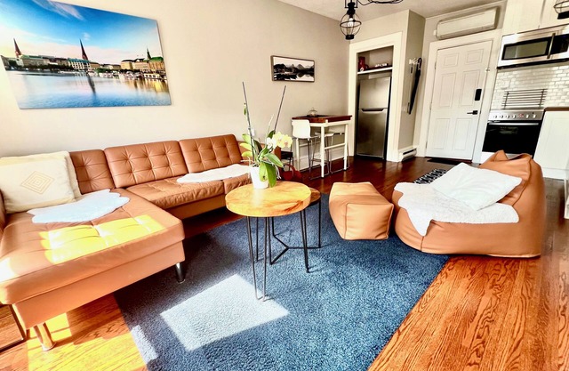 Stylish Heritage Downtown Gem near Stewart Park and Tay Basin
