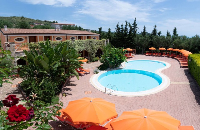 Stylish holidays in the heart of Marina di Camerota - close to beach, with pool