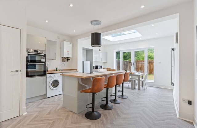 Stylish House - Free Parking, Fast Wifi & SmartTV