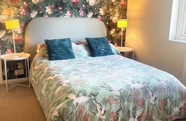 Stylish House ⭐️ Short walk - park & Gloucester Rd!