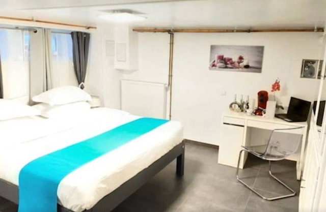 Stylish King W/private bath 20 km to Luxembourg city Free Bike/Transportation