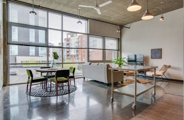 Stylish Loft Near Downtown Nashville!