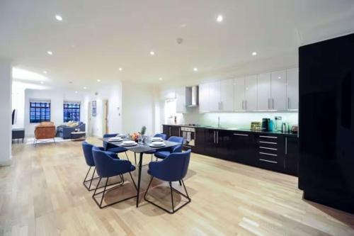 Stylish London City Shoreditch Huge Pad 90 SqM 2 Bed Sleeps 5