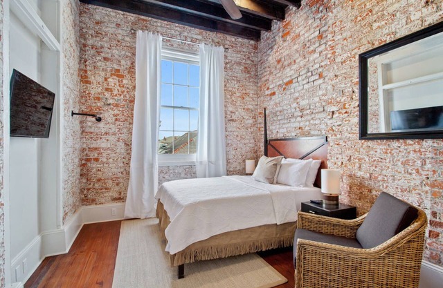 Stylish Marigny Apt on Frenchmen St.