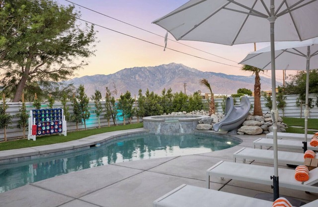 Stylish MCM 15 mins to PS|pool|putting green|bocce