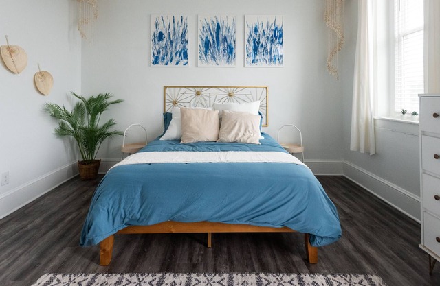 Stylish Oasis | 5★ Location in Royersford, ♛Queen Bed, Parking