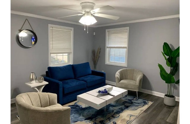 Stylish One Bedroom home 5 min away from Downtown.