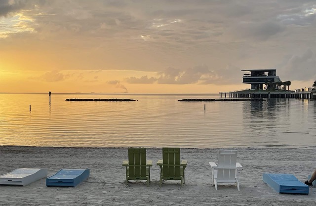 Stylish Retreat| Walk 2Dtwn+beach |Bikes+Patio