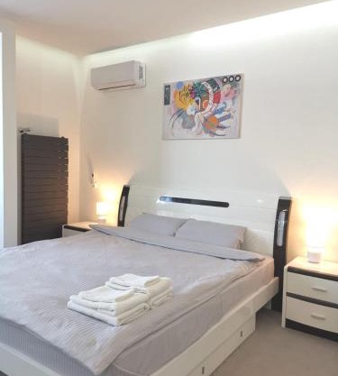 Stylish Riverside Apartments in Riviera Complex
