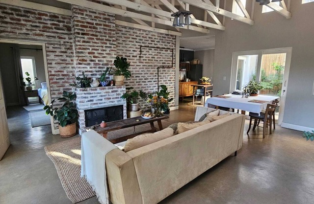 Stylish Secure House in Upmarket Parktown North