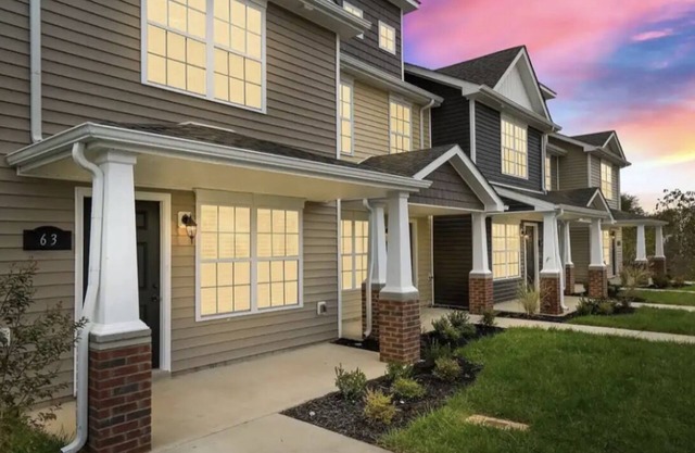 Stylish space with easy access to Clarksville’s best shopping and restaurants.