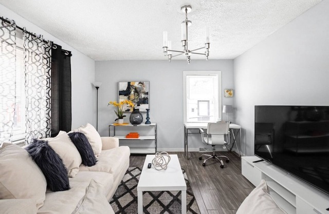 Stylish Stay Indy, Near Downtown